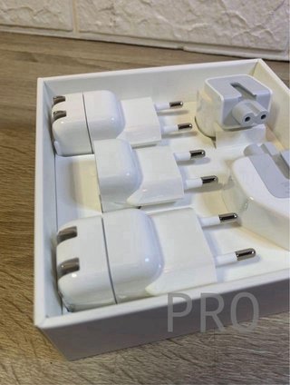 World Travel Adapter Kit Apple