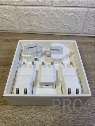 World Travel Adapter Kit Apple