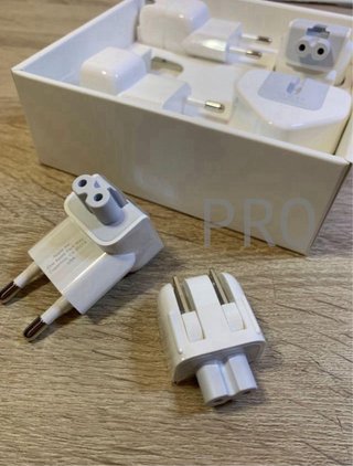 World Travel Adapter Kit Apple
