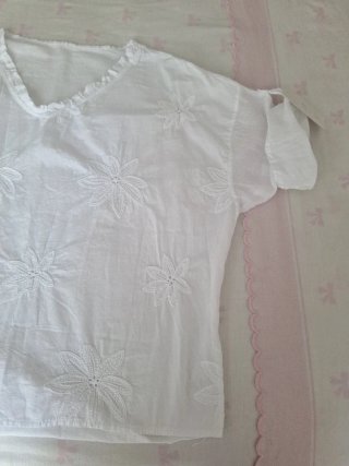 Blusón blanco bordado flores talla única