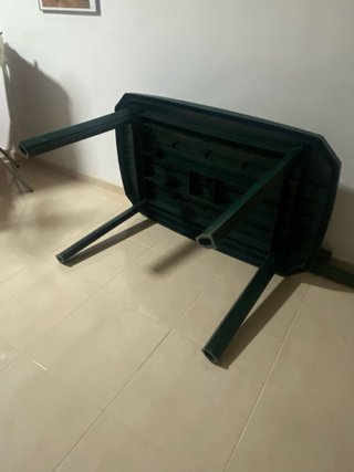 Mesa de jardín verde de plástico