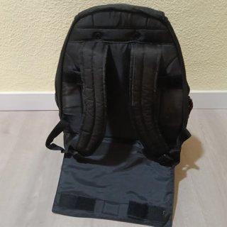 Mochila con ruedas y asa