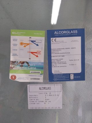Puerta PVC con Vidrio