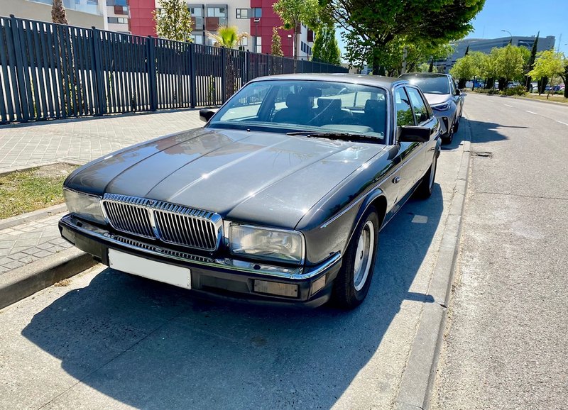 Jaguar Daimler 1988 - foto 1
