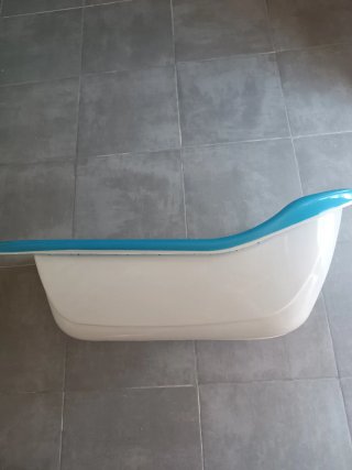 Bañera para bebé azul y blanca