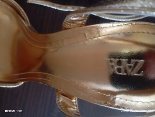 Sandalias Zara Talla 39 Doradas