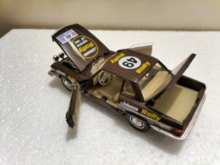 Mercedes 450 Pagota Polistil no Bburago