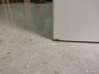 Mesita de noche de madera blanca