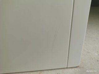 Mesita de noche de madera blanca