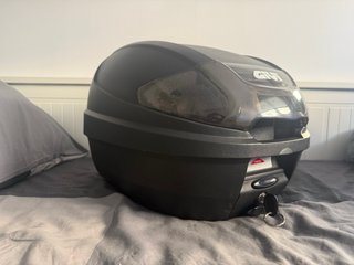 Soporte y baúl Benelli TNT 125