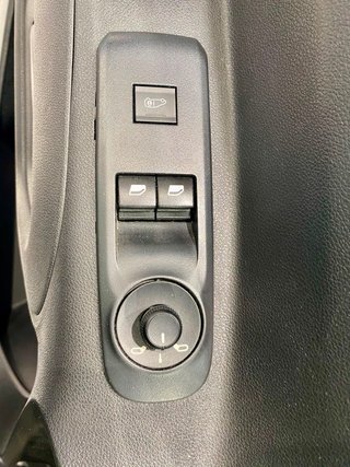Peugeot Partner 1.5HDI 100CV 3 PLAZAS  10/2021