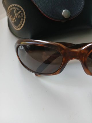 Gafas sol Rayban.