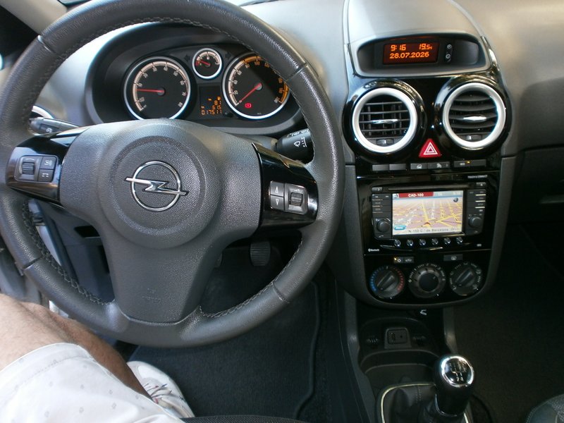 Opel Corsa 2014, foto 12