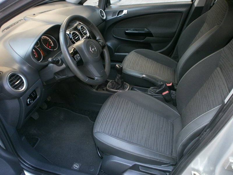 Opel Corsa 2014, foto 13