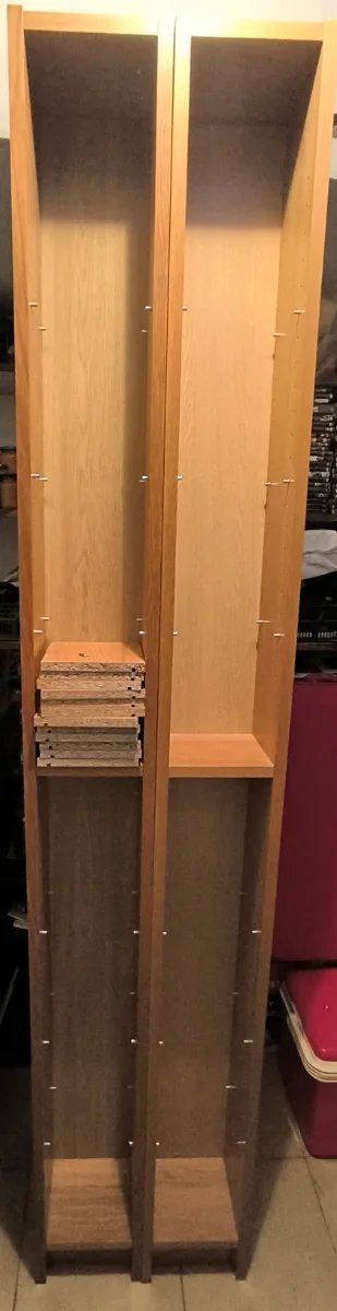 Estantería madera para DVDs/CDs