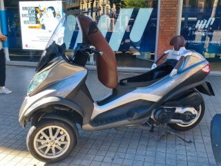 Piaggio MP3 500 LT Maxi Scooter