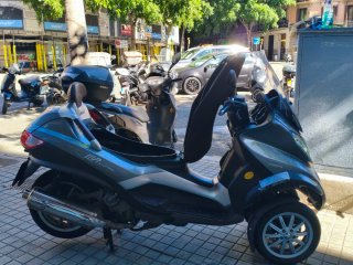 Piaggio MP3 500 LT Maxi Scooter