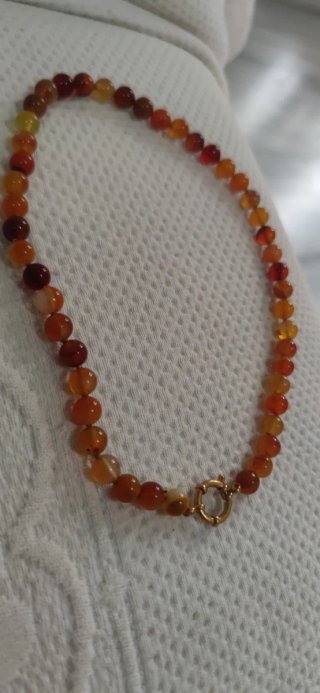 Collar de Cornalina con cierre dorado