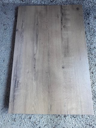 puerta pequeña de madera