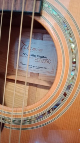 Guitarra Electroacústica Takamine EG523SC Zurda