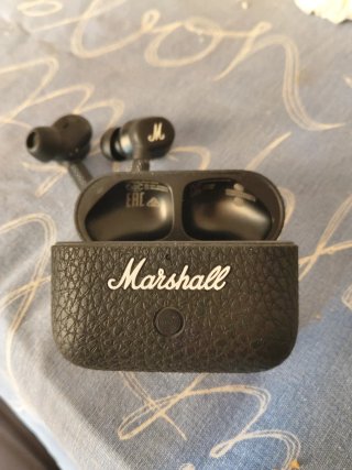 Auriculares Bluetooth Marshall Negros.