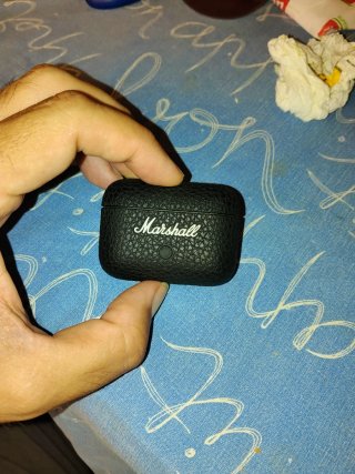 Auriculares Bluetooth Marshall Negros.