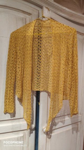 Bolero de punto mostaza