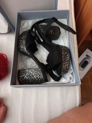 Sandalias de fiesta negras y plateadas