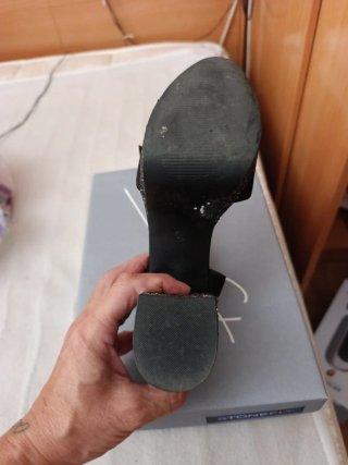 Sandalias de fiesta negras y plateadas