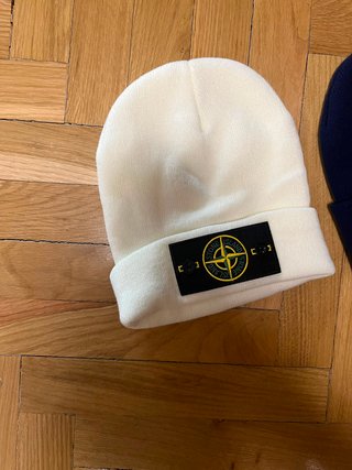 Gorros Stone Island Blanco y Azul Marino