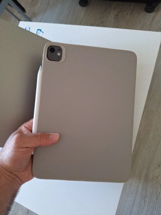 Funda ESR Shift Magnetic Case iPad Pro 11