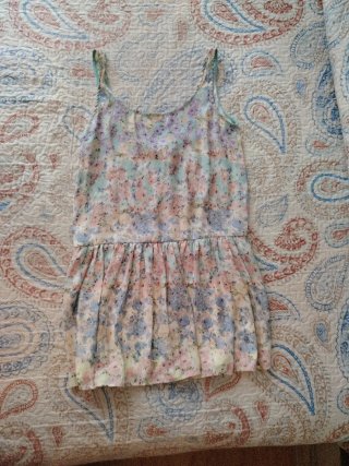 Vestido corto floral multicolor