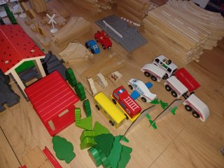GRAN LOTE MADERA VIAS TREN AUTOPISTA Y ACCESORIOS