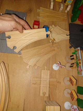 GRAN LOTE MADERA VIAS TREN AUTOPISTA Y ACCESORIOS