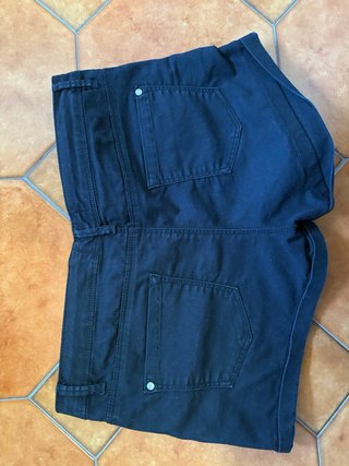 Pantaloncini neri