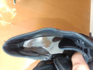 Botines negros con cordones