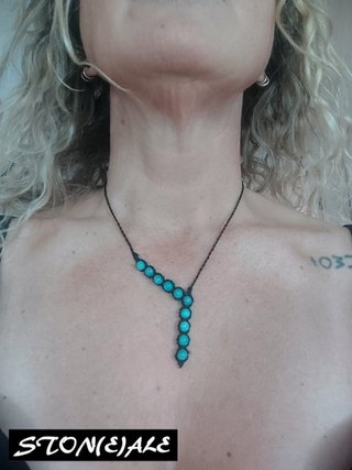 Girocollo in macrame con perline di amazzonite