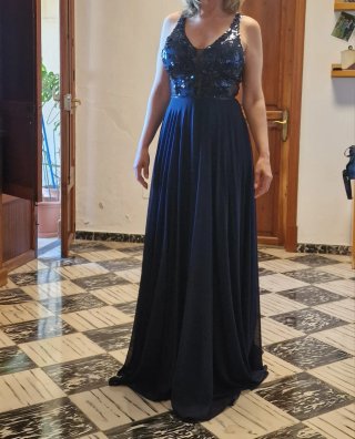 Vestido de fiesta azul con lentejuelas