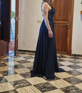 Vestido de fiesta azul con lentejuelas