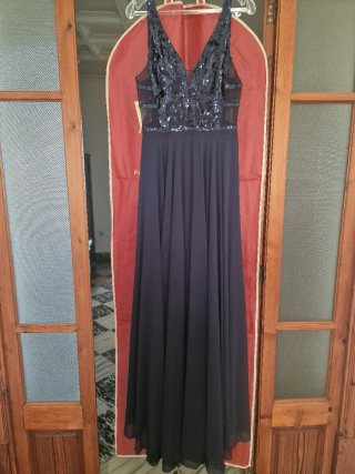 Vestido de fiesta azul con lentejuelas