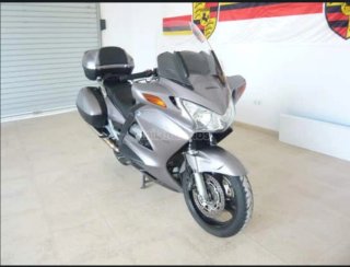 Moto turismo carretera