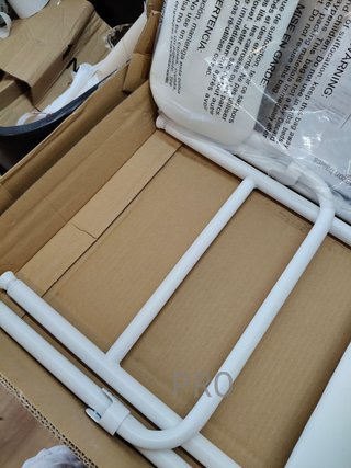 Taburete Plegable con Respaldo - AMAZON BASICS