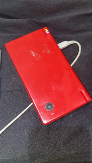 Nintendo DSi Rosso
