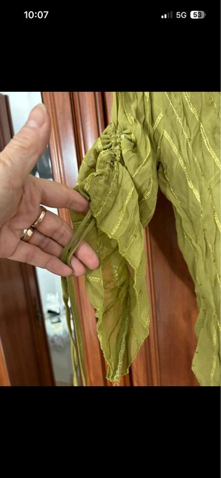 Blusa verde con destellos , Talla Única