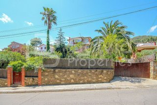 Chalet en venta en Vallirana