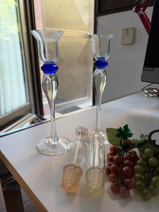 Lámpara de alcohol con uvas decorativas