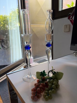 Lámpara de alcohol con uvas decorativas