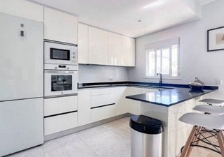 Piso en alquiler en Los Naranjos - Las Brisas en Marbella