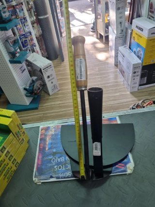 Azada y raedera albañil