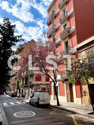 Piso en alquiler en El Camp de l'Arpa del Clot en Barcelona